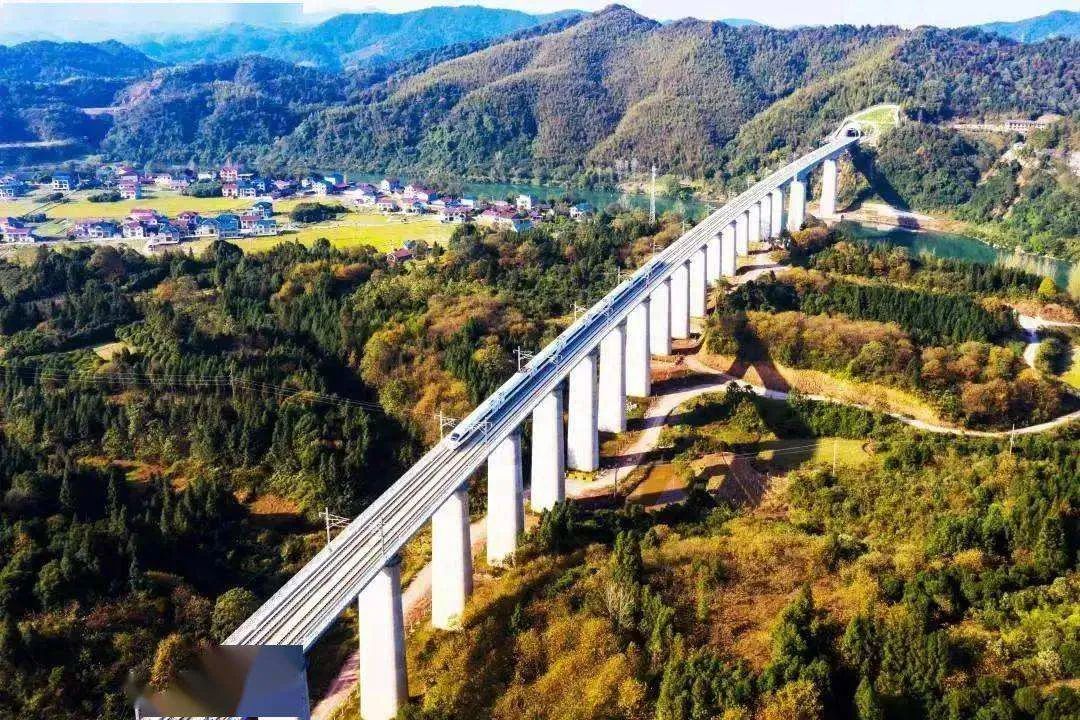 张吉怀铁路进展顺利，助力区域经济发展最新动态揭秘