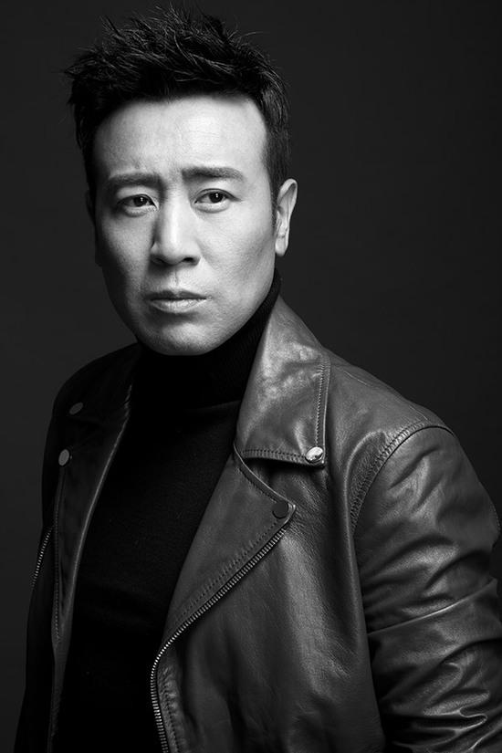 内地男星演绎正义警察形象，荧幕上的正义使者风采展现