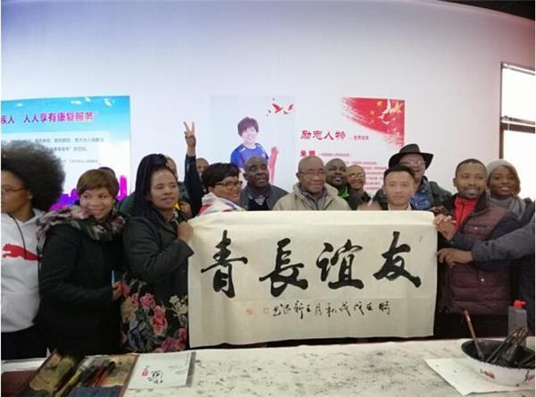 王新民，演员的魅力与无限潜能展现